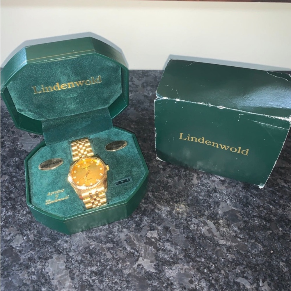 Lindenwold Quartz Watch Gold Tone Fluted Bezel Faux Diamond